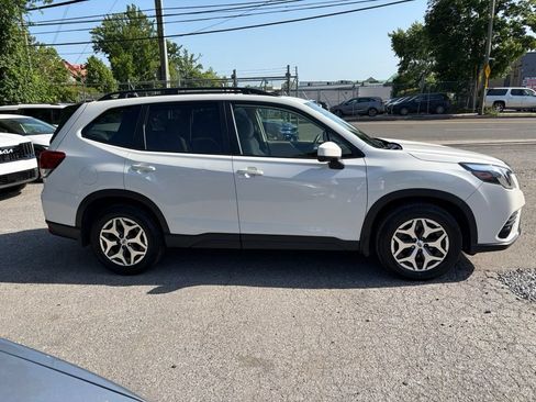 Used 2024 Subaru Forester Premium AWD/4WD image 10