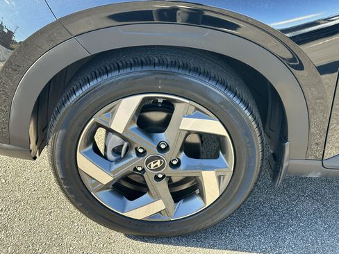 Used 2023 Hyundai Venue SEL image 14