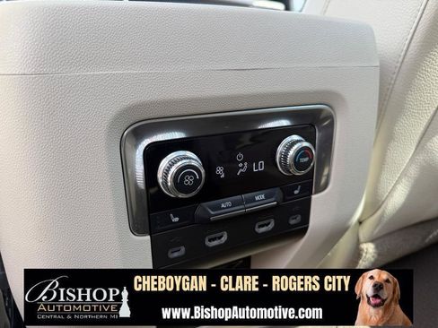 Used 2021 GMC Yukon Denali w/ Denali Premium Package image 29