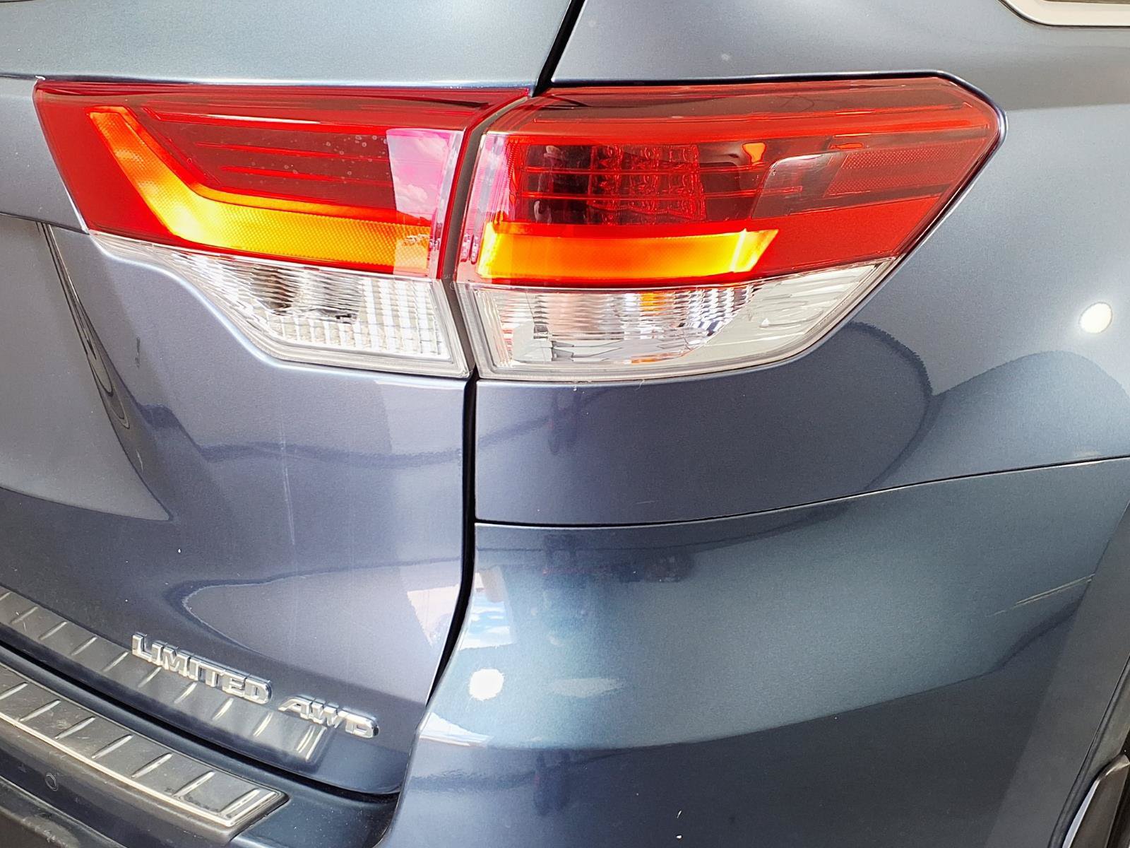 Used 2018 Toyota Highlander Limited w/ Protection Package #3 AWD/4WD image 4