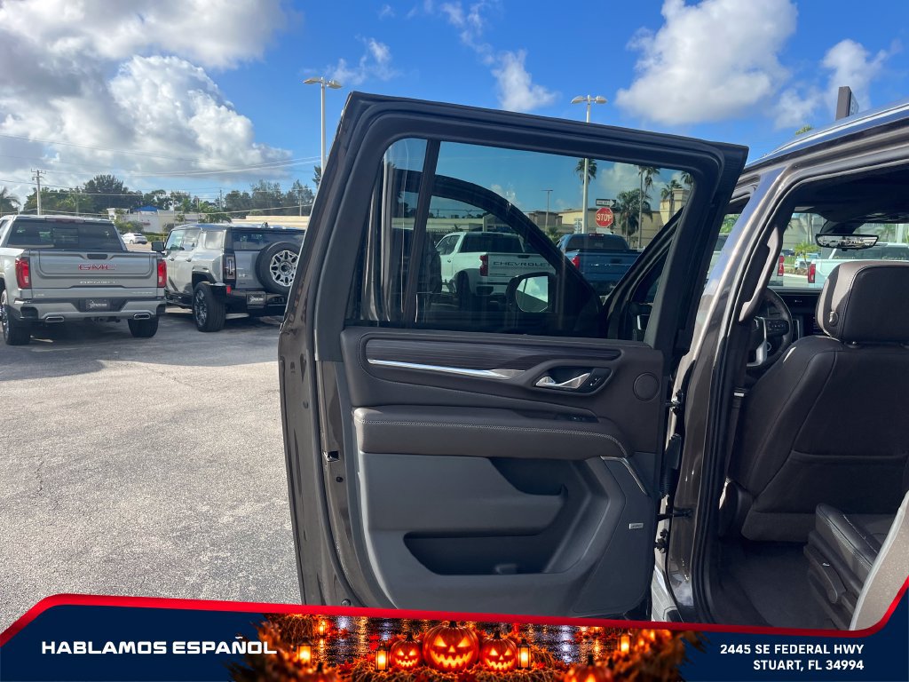 Used 2021 GMC Yukon XL Denali w/ Denali Premium Package AWD/4WD image 29