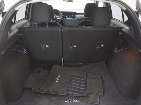 Used 2024 Nissan Kicks SV FWD image 9