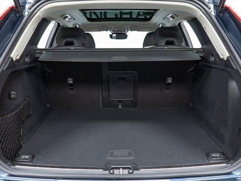 New 2026 Volvo XC60 B5 Ultra w/ Climate Package image 10