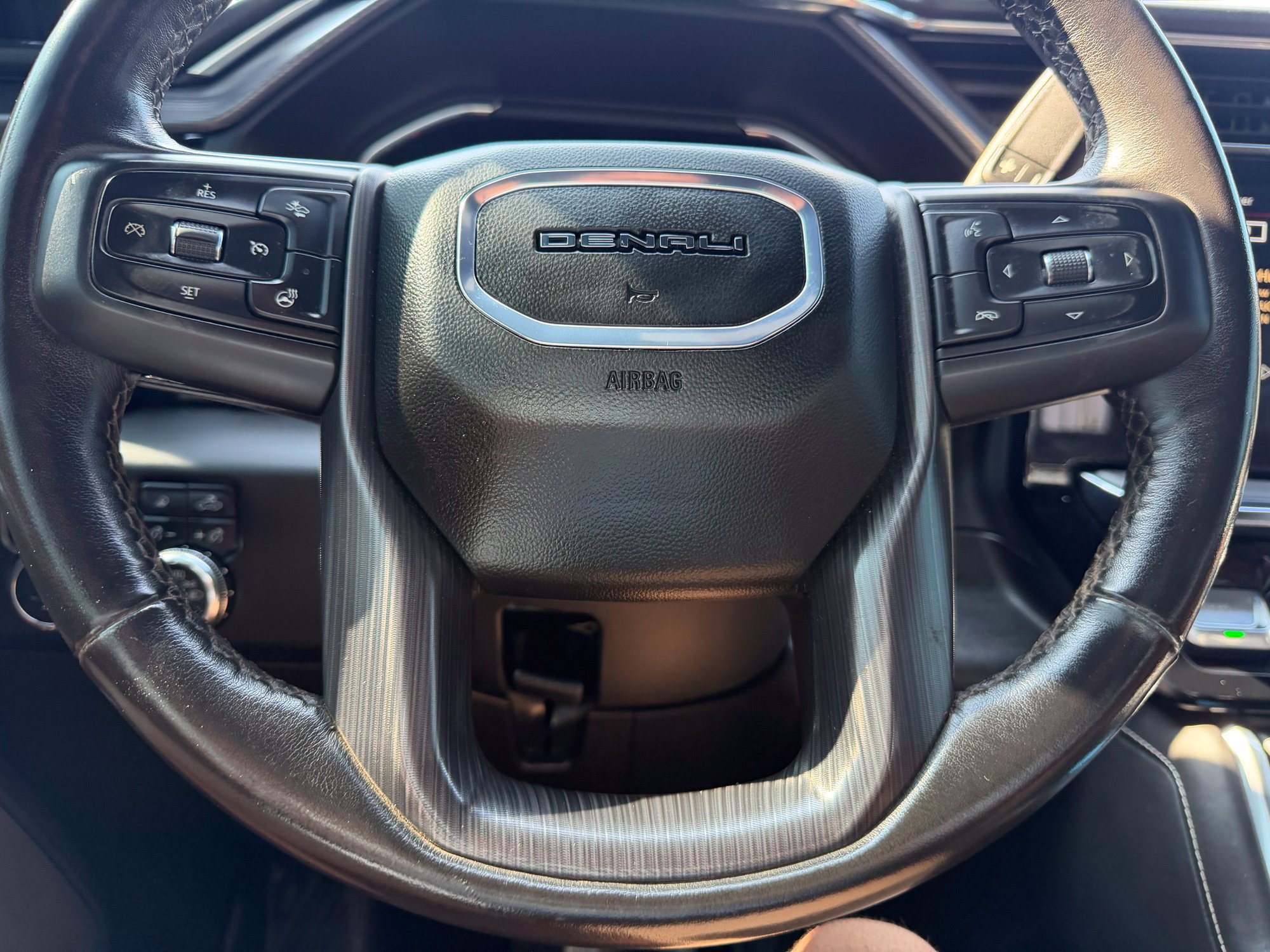 Used 2025 GMC Sierra 3500 Denali Ultimate AWD/4WD image 27