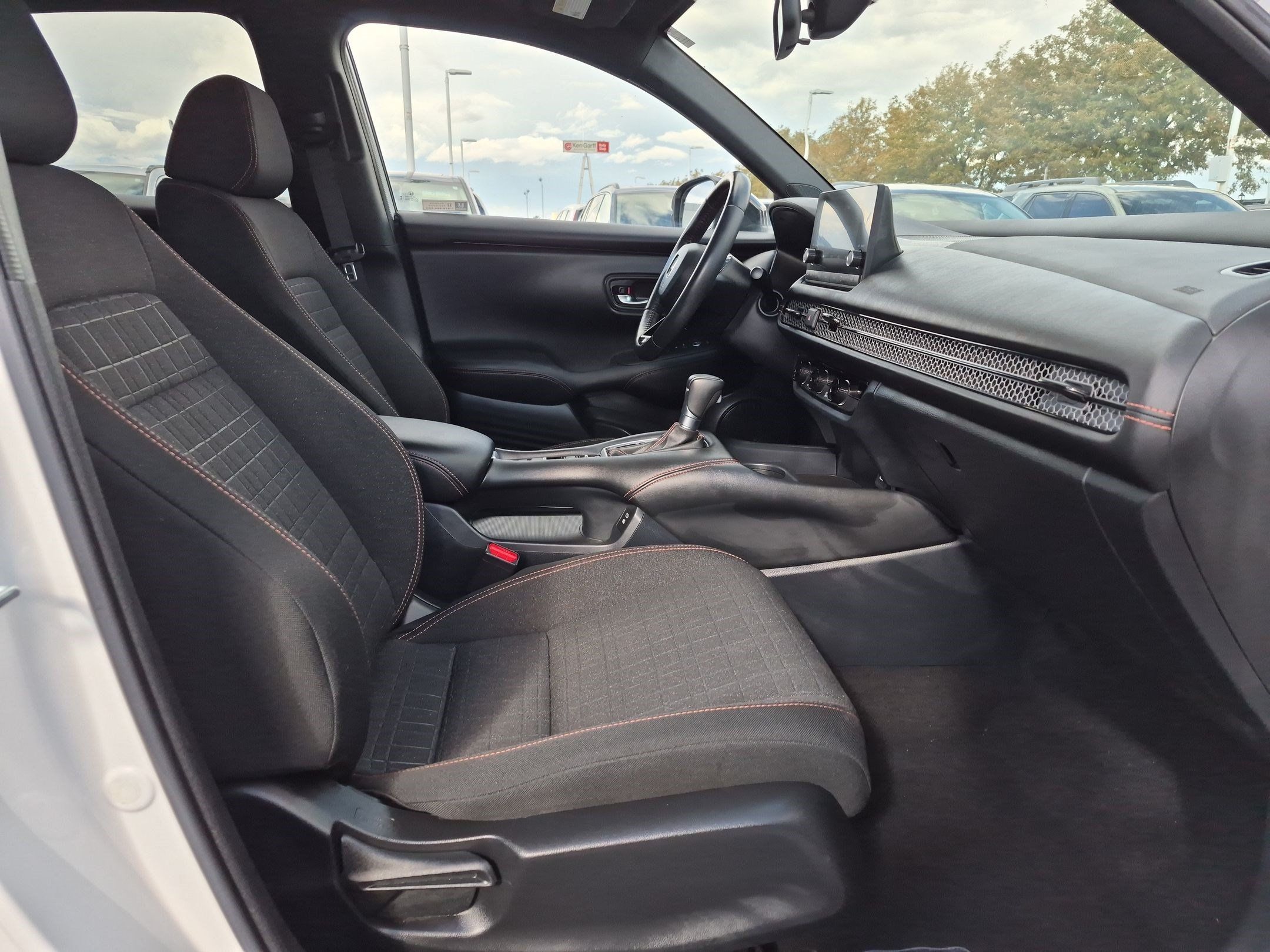 Certified 2024 Honda HR-V Sport image 30