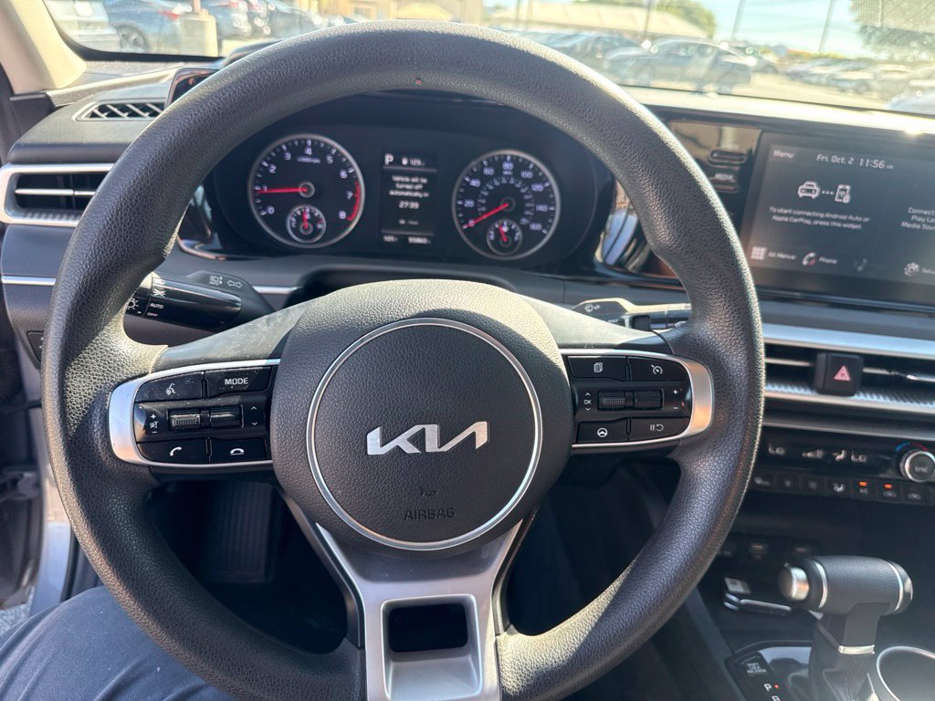 Used 2022 Kia K5 LXS FWD image 16