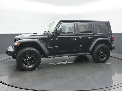 Used 2024 Jeep Wrangler Unlimited AWD/4WD image 2