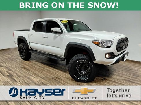 Used 2019 Toyota Tacoma TRD Off-Road image 1