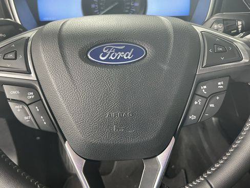 Used 2020 Ford Fusion SE w/ Equipment Group 151A image 17