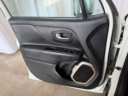 Used 2016 Jeep Renegade Limited AWD/4WD image 14