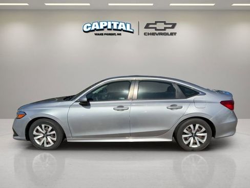 Used 2022 Honda Civic LX image 2