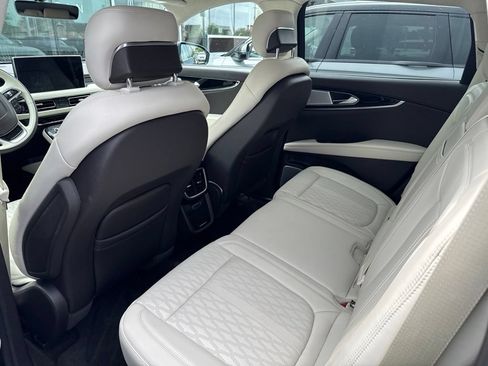 Used 2023 Lincoln Nautilus Black Label AWD/4WD image 7