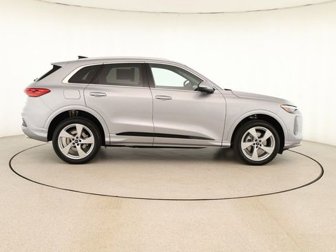 New 2025 Audi Q5 Premium Plus image 8