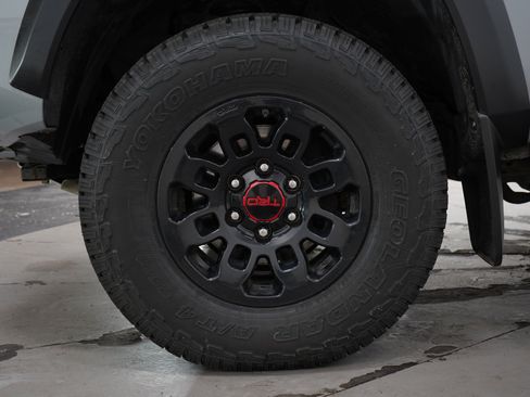 Used 2017 Toyota Tacoma TRD Pro AWD/4WD image 28