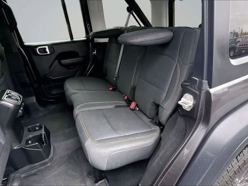 Used 2024 Jeep Wrangler Unlimited Sport AWD/4WD image 13