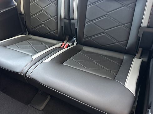 New 2025 Volkswagen Atlas Peak Edition SE AWD/4WD image 15
