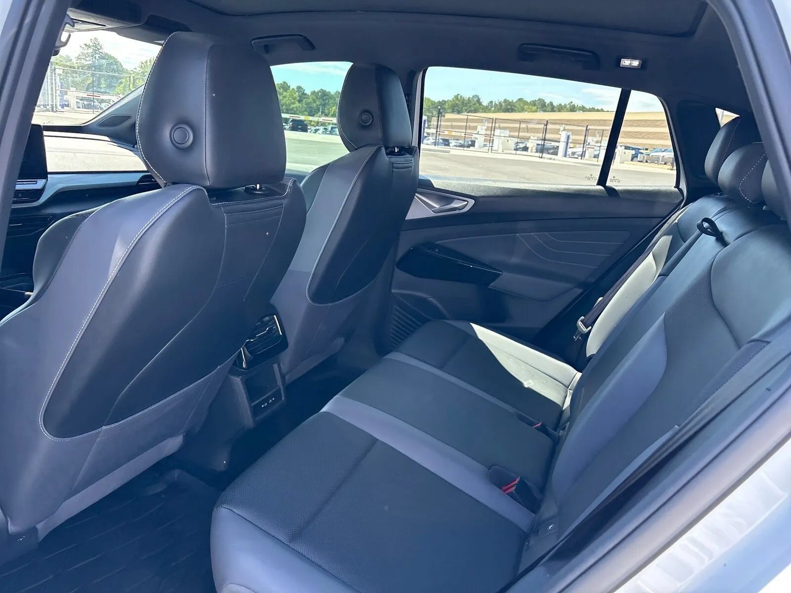 Used 2024 Volkswagen ID.4 S RWD image 7