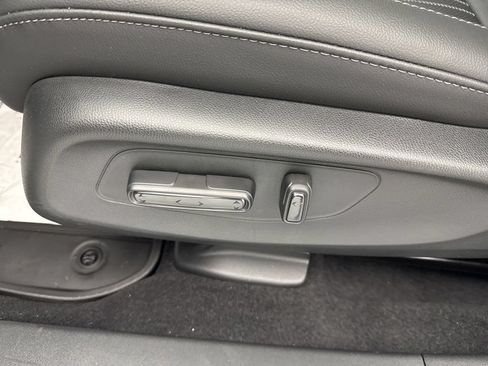 New 2026 Honda HR-V EX-L image 17