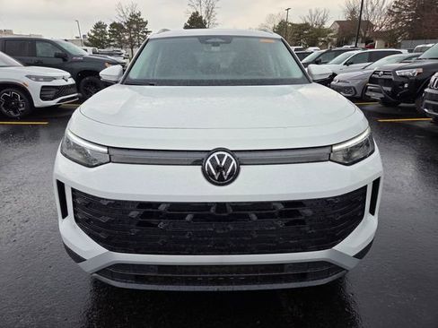 Used 2025 Volkswagen Tiguan S image 2