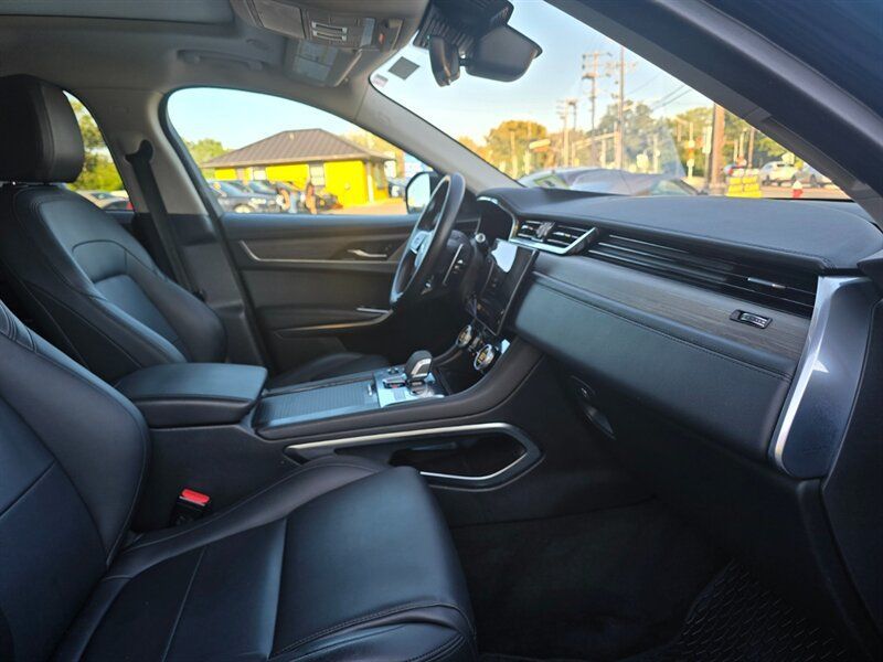 Used 2021 Jaguar F-PACE AWD/4WD image 18