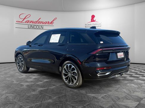 Certified 2025 Lincoln Nautilus Reserve AWD/4WD image 3