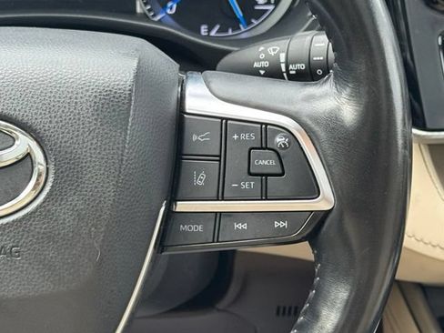 Used 2020 Toyota Highlander Limited AWD/4WD image 12