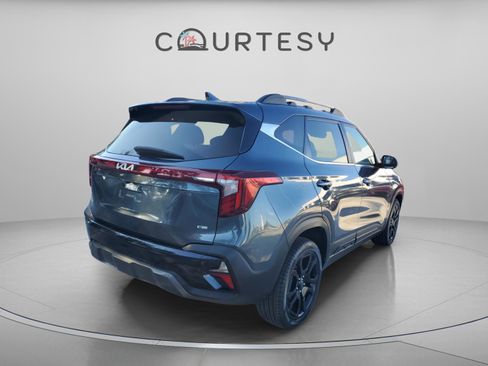 Certified 2024 Kia Seltos X-Line image 3