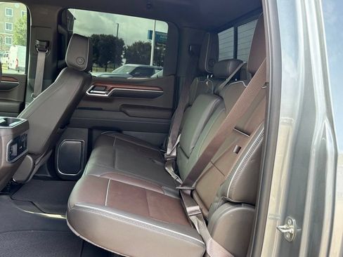 Used 2023 GMC Sierra 1500 Denali w/ Technology Package AWD/4WD image 14