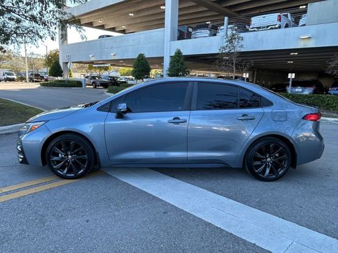 Used 2023 Toyota Corolla SE w/ SE Premium Package image 6