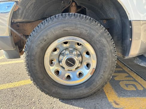 Used 2002 Ford Excursion XLT image 7