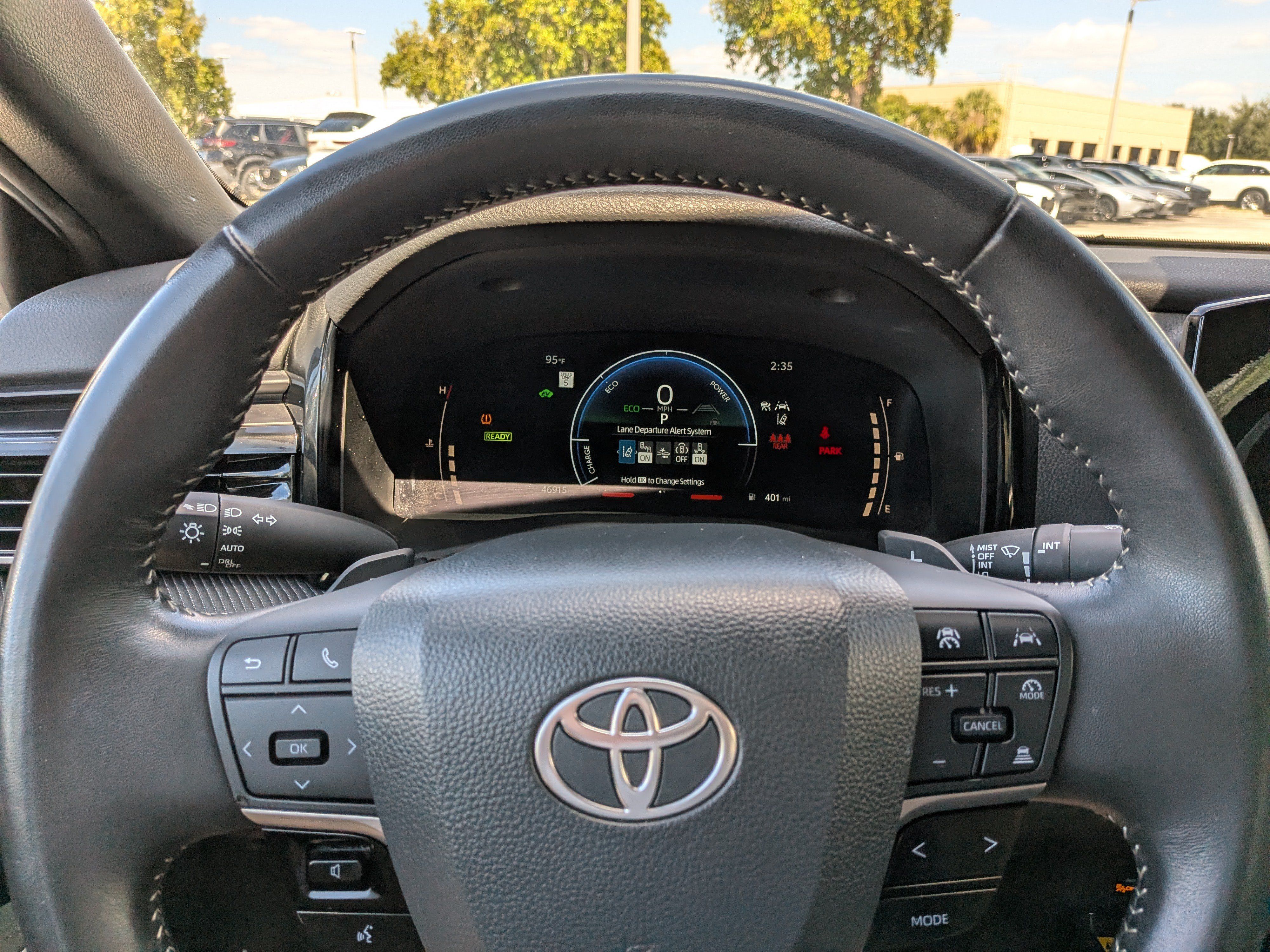 Used 2025 Toyota Camry SE FWD image 25