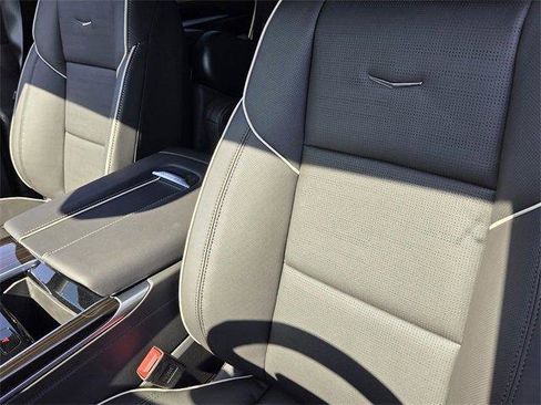 New 2026 Cadillac Escalade Luxury image 16