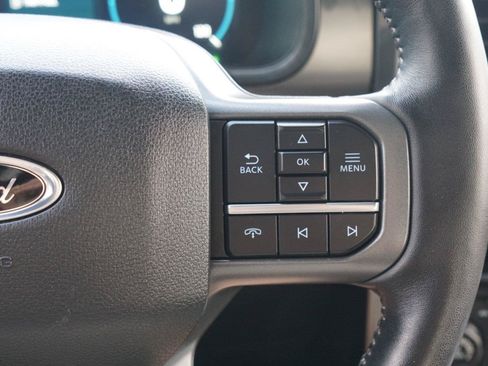 Used 2022 Ford F150 Lariat w/ Equipment Group 502A High AWD/4WD image 16