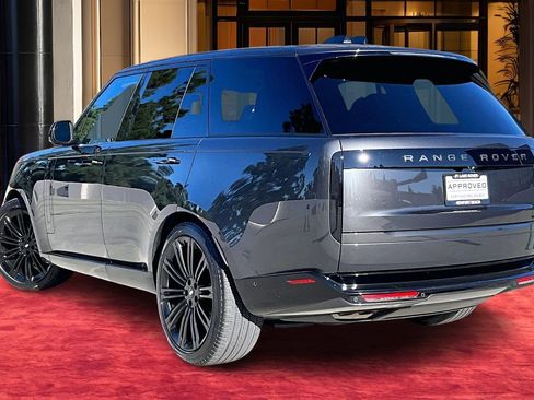 Used 2023 Land Rover Range Rover SE image 9