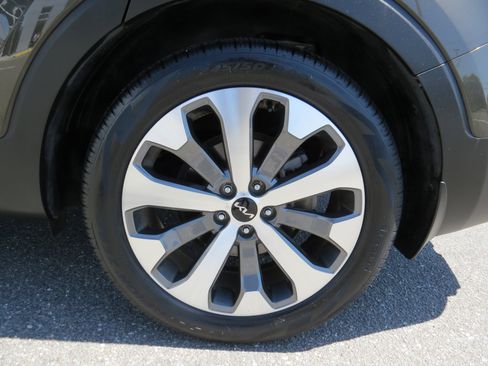 Used 2022 Kia Telluride EX w/ EX Premium Package image 12