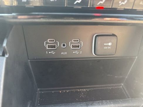 Used 2024 Jeep Grand Cherokee L Limited w/ Black Appearance Package image 42