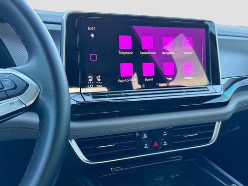 Used 2024 Volkswagen Atlas Peak Edition SEL image 27