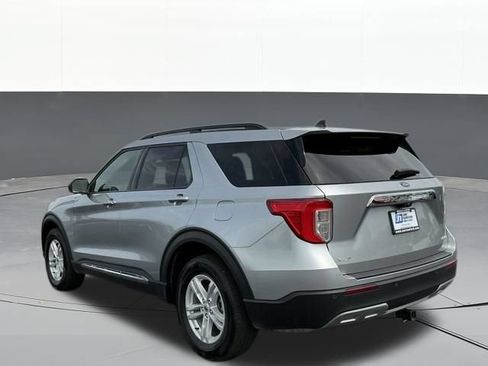 Used 2024 Ford Explorer XLT w/ Equipment Group 202A AWD/4WD image 7