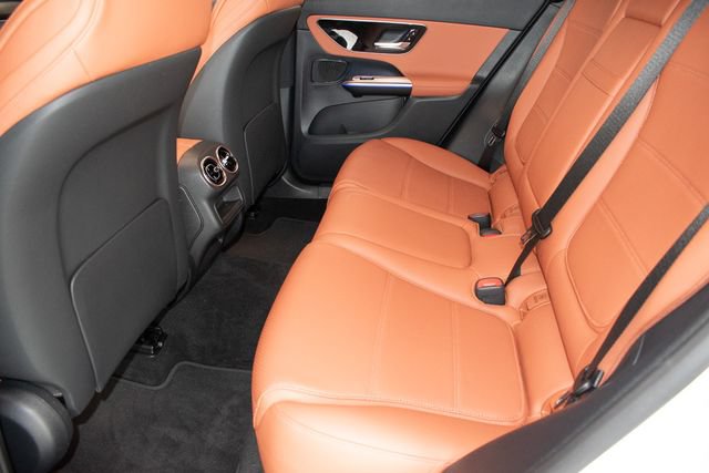 Used 2025 Mercedes-Benz GLC 300 4MATIC image 15