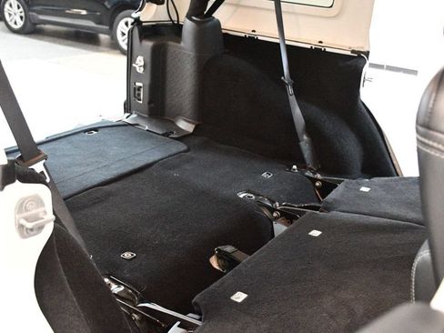 Used 2014 Jeep Wrangler Unlimited Sahara AWD/4WD image 31