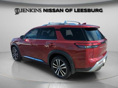 Certified 2025 Nissan Pathfinder Platinum w/ Cargo Package FWD image 9