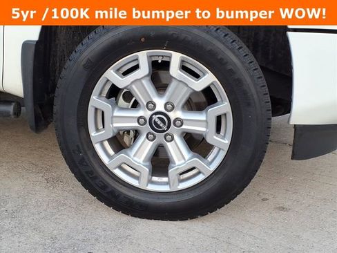 Used 2024 Nissan Titan SV w/ SV Convenience Package image 11