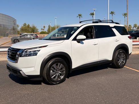 Certified 2025 Nissan Pathfinder SV w/ Cargo Package AWD/4WD image 2