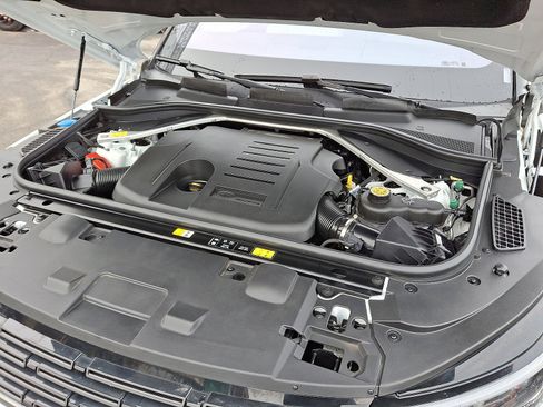 Used 2023 Land Rover Range Rover Sport SE image 16