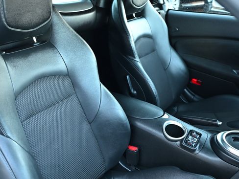Used 2014 Nissan 370Z Touring w/ Sport Package image 31