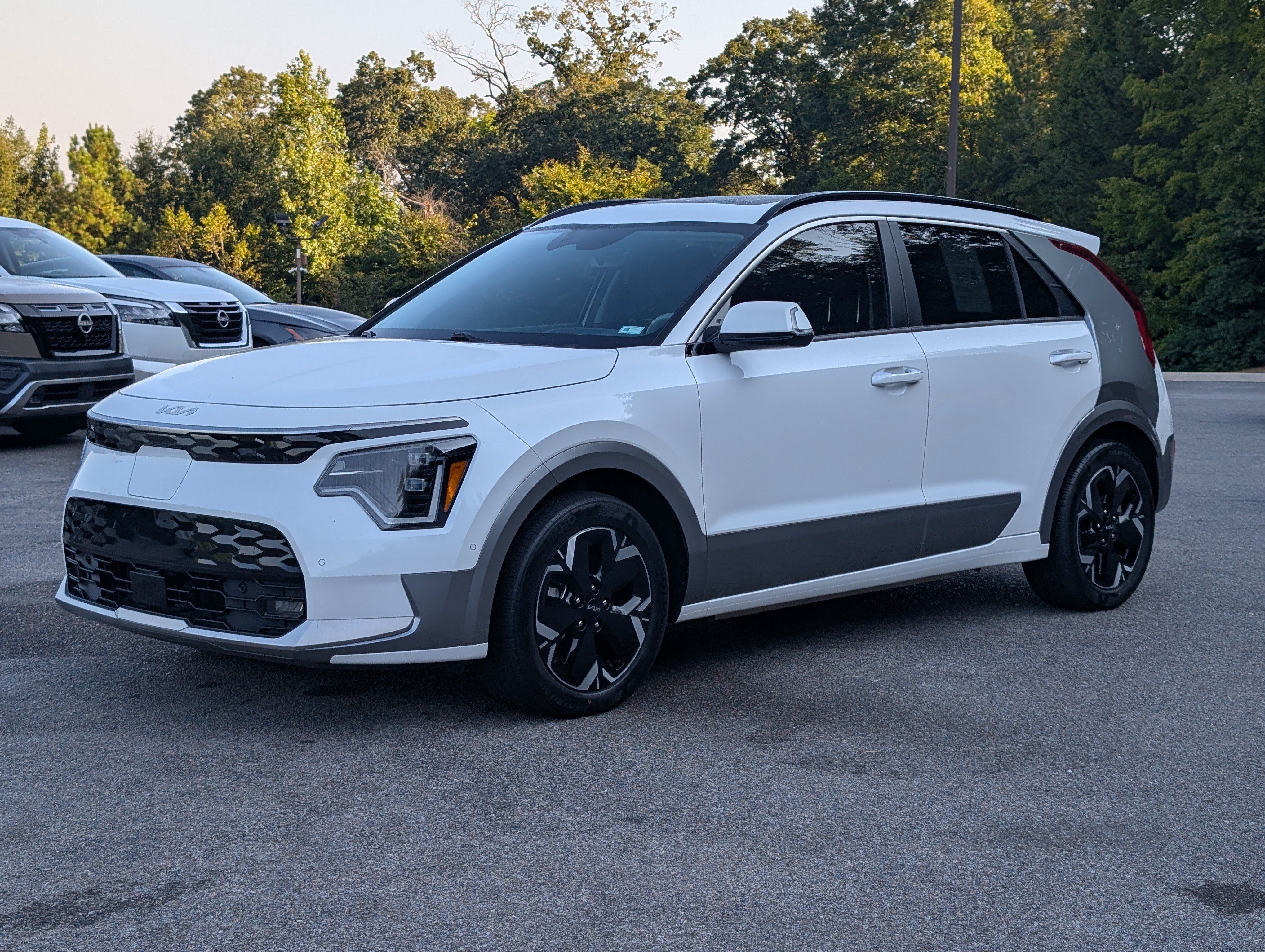 Used 2023 Kia Niro Wave FWD image 5