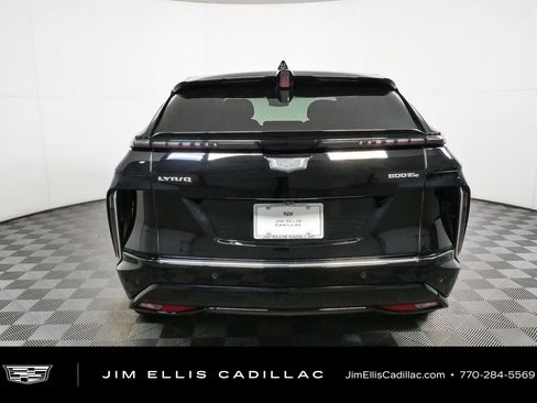 Used 2024 Cadillac Lyriq Luxury AWD/4WD image 29