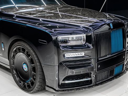 Used 2023 Rolls-Royce Phantom Sedan image 6