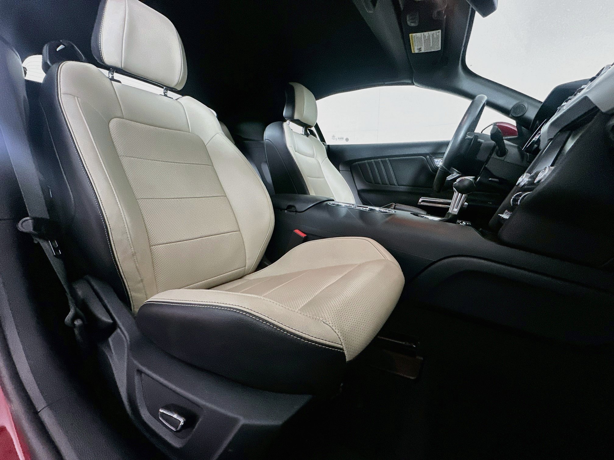 Used 2015 Ford Mustang GT Premium RWD image 26