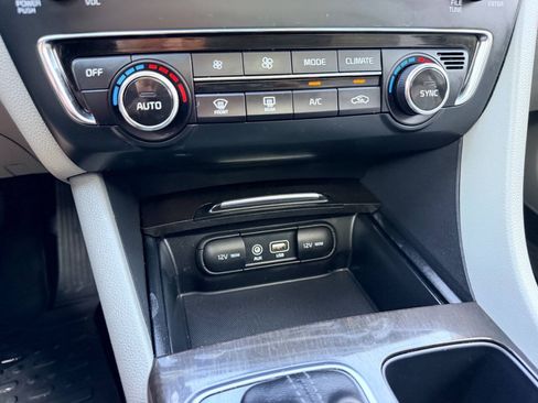 Used 2017 Kia Optima EX w/ Premium Package FWD image 39
